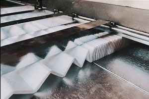 Die Wissenschaft des Plissierens: Wie INDRO-Plissiermaschinen eine gleichmäßige Oberfläche gewährleisten